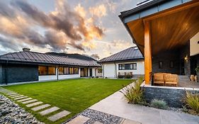 Anais Chalet